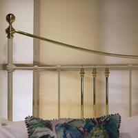Wide Cast Iron & Brass Antique Bed in Cream (6 of 7) Wide Cast Iron & Brass Antique Bed in Cream (6 of 7)