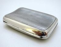 Edwardian 1902 English Antique Solid Sterling Silver Hip Pocket Small Cigarette Case (5 of 10) Edwardian 1902 English Antique Solid Sterling Silver Hip Pocket Small Cigarette Case (5 of 10)