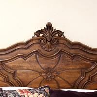 Unusual Italian Extra Wide Bedstead in Walnut (5 of 8) Unusual Italian Extra Wide Bedstead in Walnut (5 of 8)