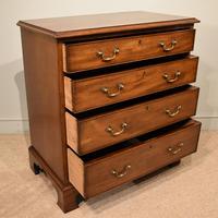 George III Mahogany Chest of Drawers (6 of 6) George III Mahogany Chest of Drawers (6 of 6)