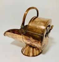 Antique Copper Coal Scuttle and Shovel (11 of 13) Antique Copper Coal Scuttle and Shovel (11 of 13)