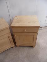 Lovely Pair of Art Deco Pine Bedside Cabinets to wax / paint (5 of 7) Lovely Pair of Art Deco Pine Bedside Cabinets to wax / paint (5 of 7)