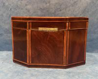 Georgian Hexagonal Mahogany Twin Section Tea Caddy with Inlay (12 of 18) Georgian Hexagonal Mahogany Twin Section Tea Caddy with Inlay (12 of 18)