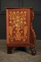 18th Century Dutch Marquetry Inlaid Walnut Bombe Shaped Chest (3 of 11) 18th Century Dutch Marquetry Inlaid Walnut Bombe Shaped Chest (3 of 11)