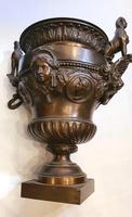 Rare Pair of 19th Century Bronze Planters / Urns (6 of 7) Rare Pair of 19th Century Bronze Planters / Urns (6 of 7)