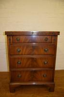 Reprodux bevan funnell flame mahogany bachelors chest (7 of 8) Reprodux bevan funnell flame mahogany bachelors chest (7 of 8)