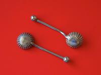 Pair of Antique Miniature Silver Plated Clam Shell Salt Servers & Spoons (5 of 6) Pair of Antique Miniature Silver Plated Clam Shell Salt Servers & Spoons (5 of 6)
