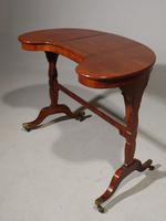Rare and Beautifully Figured George III Period Kidney Shaped Reading / Writing Table (5 of 5) Rare and Beautifully Figured George III Period Kidney Shaped Reading / Writing Table (5 of 5)