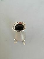 Charming Silver Pepper Pot (5 of 5) Charming Silver Pepper Pot (5 of 5)