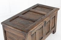 Early 18th Century Linen Trunk (4 of 5) Early 18th Century Linen Trunk (4 of 5)