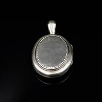 Antique Victorian Stork Bird Engraved Oval Sterling Silver Photo Locket Pendant (4 of 8) Antique Victorian Stork Bird Engraved Oval Sterling Silver Photo Locket Pendant (4 of 8)