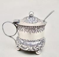 Small Victorian Silver Mustard Pot by William Devenport, Birmingham 1895 (2 of 8) Small Victorian Silver Mustard Pot by William Devenport, Birmingham 1895 (2 of 8)