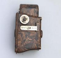 A Scarce Novelty Miniature Antique Photography Coronet Midget Spy Camera C.1930 (2 of 6) A Scarce Novelty Miniature Antique Photography Coronet Midget Spy Camera C.1930 (2 of 6)