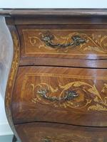 Beautiful Bombe Shaped Italian Commode c.1920 (4 of 9) Beautiful Bombe Shaped Italian Commode c.1920 (4 of 9)