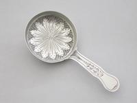 Victorian Silver 'Frying Pan' Caddy Spoon by Hilliard & Thomason, Birmingham, 1875 (4 of 10) Victorian Silver 'Frying Pan' Caddy Spoon by Hilliard & Thomason, Birmingham, 1875 (4 of 10)