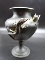 Finely Cast Late 19th Century Meiji Japanese Bronze Vase (2 of 8) Finely Cast Late 19th Century Meiji Japanese Bronze Vase (2 of 8)