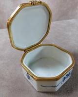 Limoges "Porcelaines de Chantilly" Porcelain Box (5 of 6) Limoges "Porcelaines de Chantilly" Porcelain Box (5 of 6)