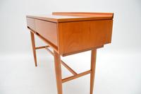 1960’s Vintage Satinwood Side Table by Beresford & Hicks (5 of 10) 1960’s Vintage Satinwood Side Table by Beresford & Hicks (5 of 10)