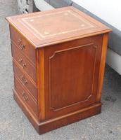 1960s Mahogany Small Filing Cabinet with Tan Leather Top (3 of 5) 1960s Mahogany Small Filing Cabinet with Tan Leather Top (3 of 5)