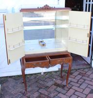 1940's Mahogany Drinks Cabinet on Cab Legs - Well Fitted Interior (2 of 5) 1940's Mahogany Drinks Cabinet on Cab Legs - Well Fitted Interior (2 of 5)