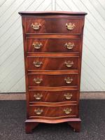 Serpentine Mahogany Slim Chest Drawers (3 of 8) Serpentine Mahogany Slim Chest Drawers (3 of 8)