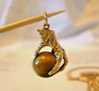 Vintage 9ct Gold Pocket Watch Chain Fob 1977 Large Talon or Claw with Tigers Eye Ball (11 of 11) Vintage 9ct Gold Pocket Watch Chain Fob 1977 Large Talon or Claw with Tigers Eye Ball (11 of 11)