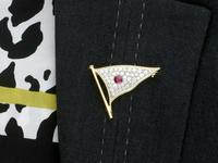 1.65ct Diamond & 0.48ct Ruby, 18ct Yellow Gold Flag Brooch - Vintage c.1945 (9 of 9) 1.65ct Diamond & 0.48ct Ruby, 18ct Yellow Gold Flag Brooch - Vintage c.1945 (9 of 9)