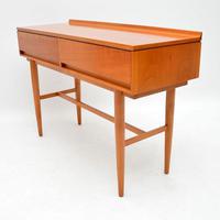 1960’s Vintage Satinwood Side Table by Beresford & Hicks (4 of 10) 1960’s Vintage Satinwood Side Table by Beresford & Hicks (4 of 10)