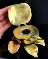 Antique Victorian Brass Inkwell, Apple (10 of 13) Antique Victorian Brass Inkwell, Apple (10 of 13)
