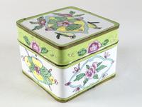 Antique Canton Painted Enamel Lidded Box (4 of 6) Antique Canton Painted Enamel Lidded Box (4 of 6)