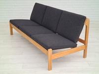Danish Design by Børge Mogensen, Sofa Model 217, Completely Reupholstered 1970s, Furniture Wool, Oak (8 of 13) Danish Design by Børge Mogensen, Sofa Model 217, Completely Reupholstered 1970s, Furniture Wool, Oak (8 of 13)