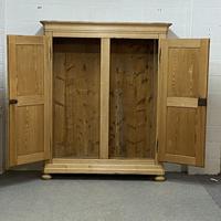 Elegant 19th Century French Wardrobe - Dismantles (3 of 4) Elegant 19th Century French Wardrobe - Dismantles (3 of 4)