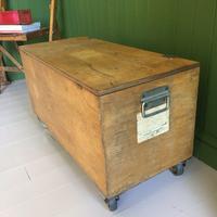 VINTAGE Industrial CHEST Coffee Table Mid Century Old Wooden TRUNK Retro Storage Box + Castors (5 of 12) VINTAGE Industrial CHEST Coffee Table Mid Century Old Wooden TRUNK Retro Storage Box + Castors (5 of 12)
