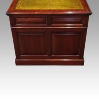 Edwardian mahogany large pedestal desk (5 of 14) Edwardian mahogany large pedestal desk (5 of 14)