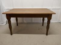 Old Farmhouse Pine Table (3 of 8) Old Farmhouse Pine Table (3 of 8)