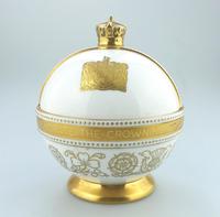 John Wadsworth : Limited Edition 1/600 Minton Orb Commemorate the Crowning of Qeii 1953 (2 of 9) John Wadsworth : Limited Edition 1/600 Minton Orb Commemorate the Crowning of Qeii 1953 (2 of 9)