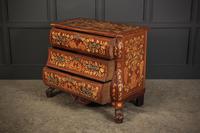 18th Century Dutch Marquetry Inlaid Walnut Bombe Shaped Chest (9 of 11) 18th Century Dutch Marquetry Inlaid Walnut Bombe Shaped Chest (9 of 11)