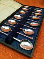 Sterling Silver Hallmarked Cased 12 Nail Head Tea Spoons 1924 Davies & Powers (2 of 12) Sterling Silver Hallmarked Cased 12 Nail Head Tea Spoons 1924 Davies & Powers (2 of 12)