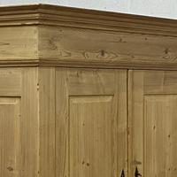 Deep antique double pine wardrobe (3 of 7) Deep antique double pine wardrobe (3 of 7)