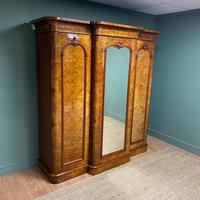 Spectacular Quality Figured Burr Walnut Antique Triple Wardrobe (6 of 10) Spectacular Quality Figured Burr Walnut Antique Triple Wardrobe (6 of 10)