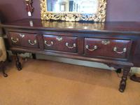 George II Period Oak Three Drawer Dresser (13 of 14) George II Period Oak Three Drawer Dresser (13 of 14)