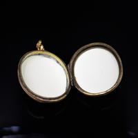 Antique Victorian Double Sided Engraved Fancy Oval Rolled Gold Photo Locket Pendant (2 of 8) Antique Victorian Double Sided Engraved Fancy Oval Rolled Gold Photo Locket Pendant (2 of 8)