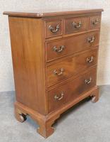 Small Mahogany Georgian Style Chest of Drawers (2 of 7) Small Mahogany Georgian Style Chest of Drawers (2 of 7)