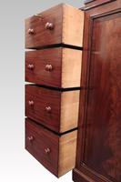 George III Figured Mahogany Linen Press (9 of 12) George III Figured Mahogany Linen Press (9 of 12)