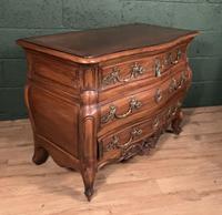 Superb Early 20th Century French Walnut Bombe Commode (7 of 9) Superb Early 20th Century French Walnut Bombe Commode (7 of 9)