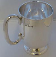 Viners 1961 One 1 Pint Hallmarked Solid Silver Tankard Christening Mug 348g (2 of 10) Viners 1961 One 1 Pint Hallmarked Solid Silver Tankard Christening Mug 348g (2 of 10)