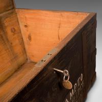 Antique Steamer Trunk, English, Pine, Iron, Carriage Chest, Victorian c.1860 (11 of 12) Antique Steamer Trunk, English, Pine, Iron, Carriage Chest, Victorian c.1860 (11 of 12)