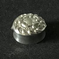Late Victorian Silver Repousse Top Silver Pill Box (5 of 6) Late Victorian Silver Repousse Top Silver Pill Box (5 of 6)
