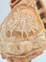 Vintage Italian Carved Cameo Conch Shell Lamp (5 of 5) Vintage Italian Carved Cameo Conch Shell Lamp (5 of 5)
