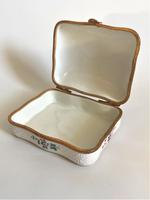 Unusual Dunhill Ceramic Cigarette Box (4 of 7) Unusual Dunhill Ceramic Cigarette Box (4 of 7)